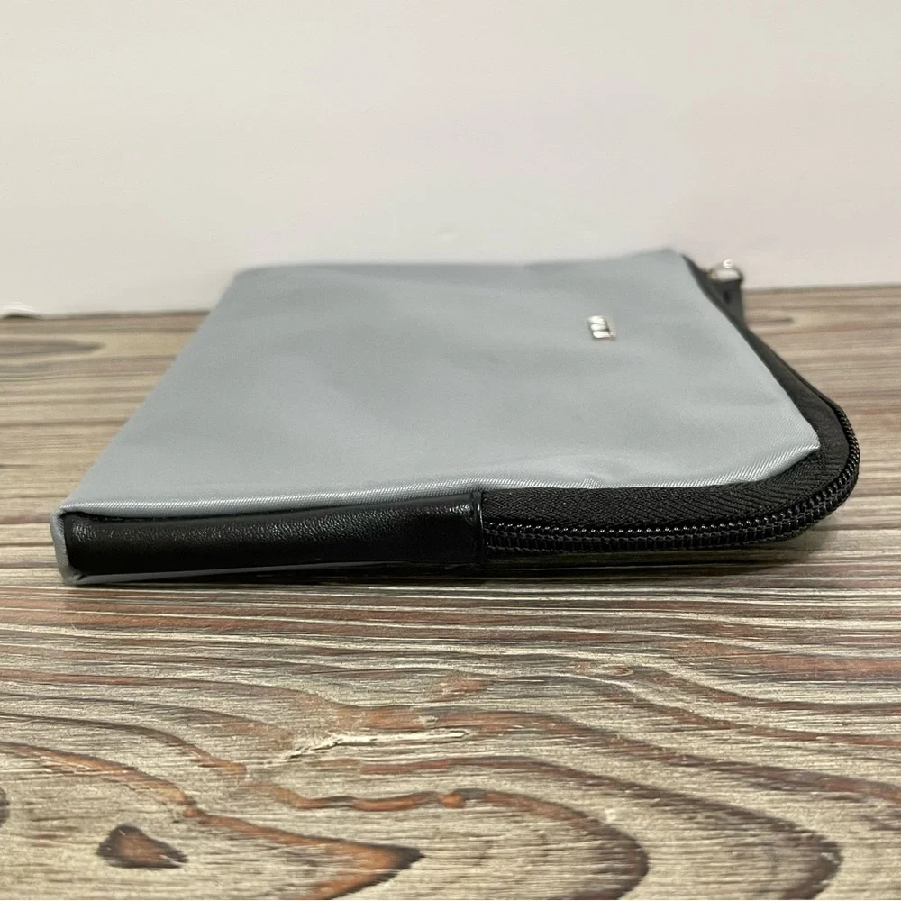 TUMI for DELTA Cosmetic Bag Travel Vacation Toiletry Grey Nylon Zip Close Lined